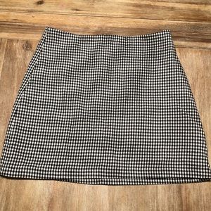 Houndstooth mini skirt!